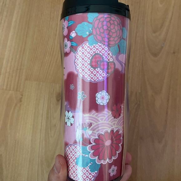 Hello Kitty tumbler - Picture 3 of 5